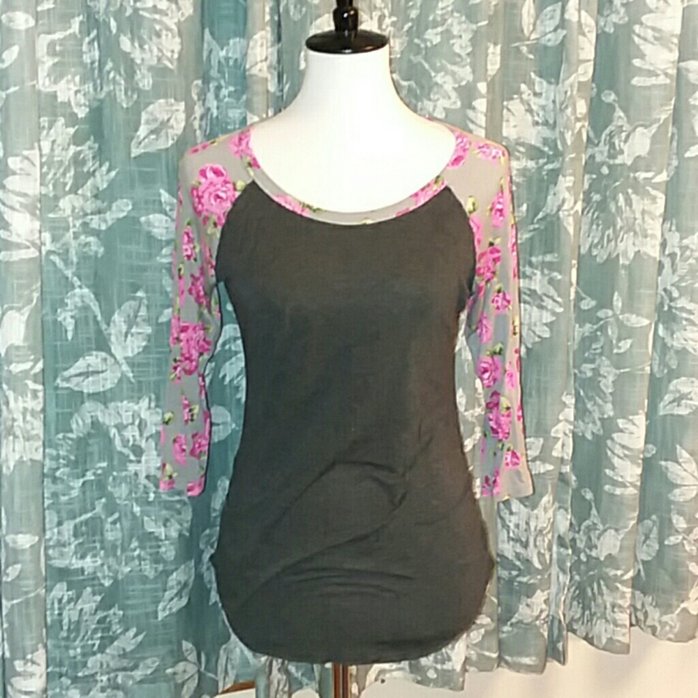 Rue 21 Cinced Side 3/4 Sleeve Floral Top